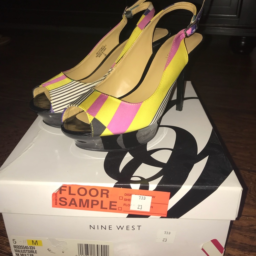 FINAL SALE PRICE Nine West Multicolor heels